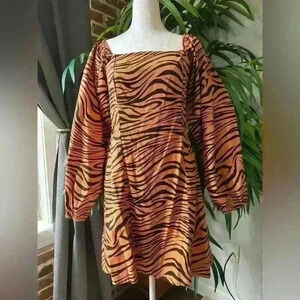 NWT-Billabong Juniors' Feeling Flirty Animal Print Mini Dress, Size Medium